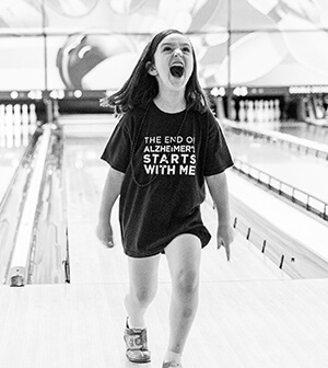Bowling putri Lauren untuk Hari Terpanjang