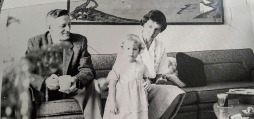 Sonja, as a child, with her parents