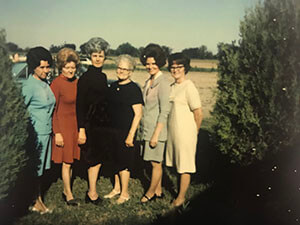 Mary, who had Alzheimer's disease, with her sisters and mother